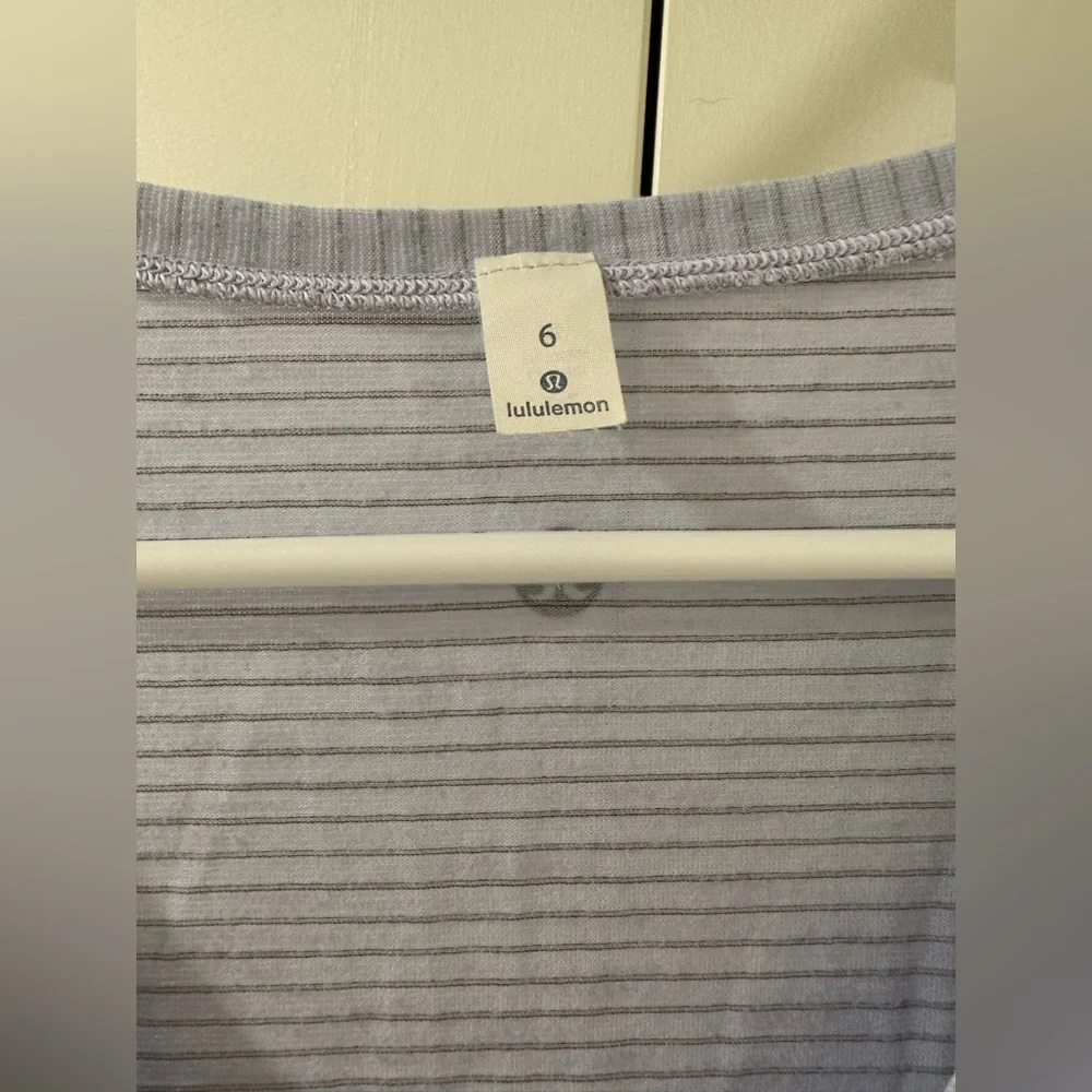 Lululemon Short Sleeve V-Neck Top - Picture 3 of 4